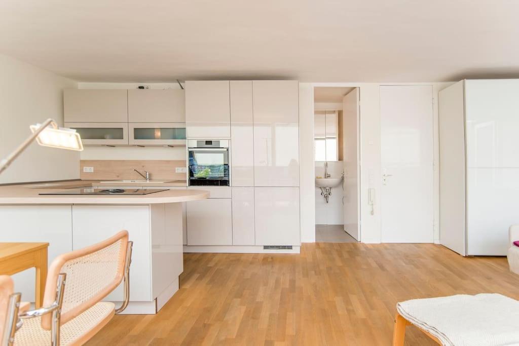 Modernes, Sonniges Appartement Im Herzen Von Duesseldorf Екстериор снимка